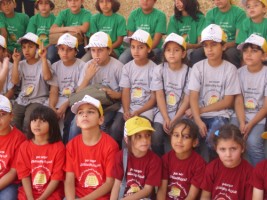 جمعية الهلال الأحمر والصليب الأحمر تزور مخيم الرئيس محمود عباس التابع للأشبال والزهرات 